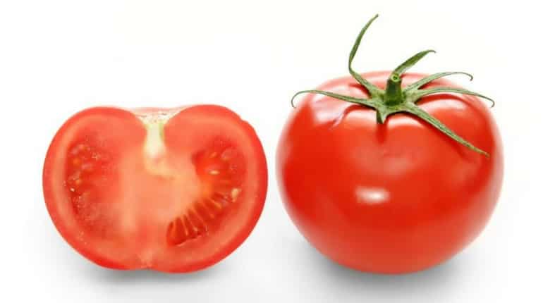 Two tomatoes a day may keep lung disease at bay: Study Two tomatoes a day may keep lung disease at bay: Study