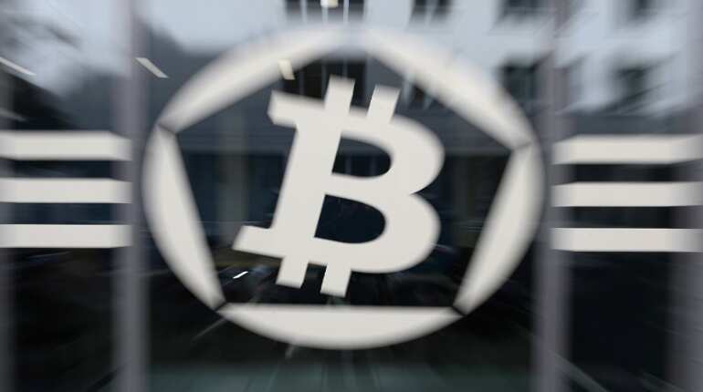 Bitcoin extends losses, slips below $14,000 on Bitstamp exchange Bitcoin extends losses, slips below $14,000 on Bitstamp exchange