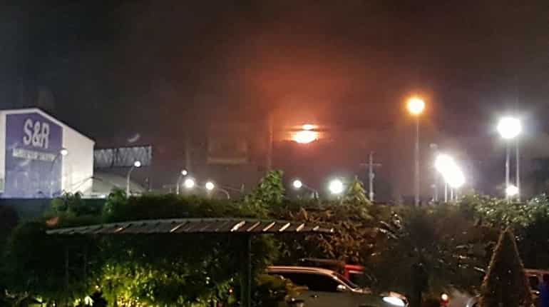 37 feared dead in Philippine mall fire 37 feared dead in Philippine mall fire