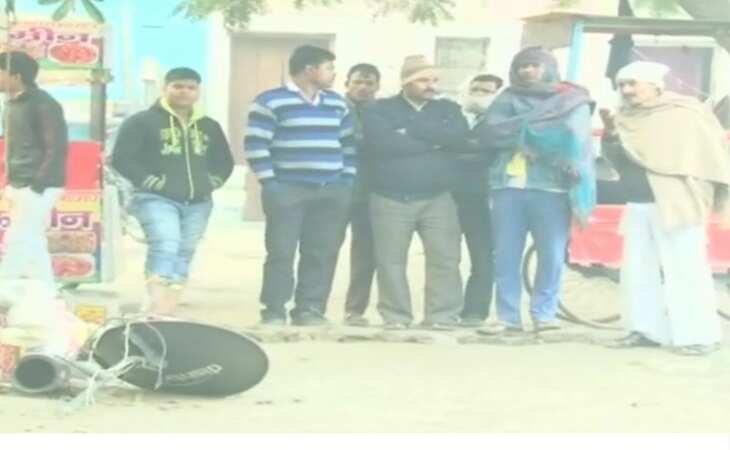 Two minor sisters found hanging from tree in Noida Two minor sisters found hanging from tree in Noida