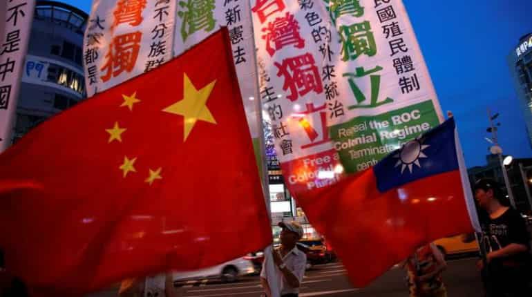 Chinese Air Force bombers 'circle around' Taiwan