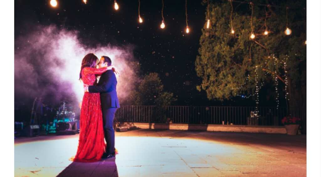 'Hate Story 2' actress Surveen Chawla marries in a secret ceremony, shares photo