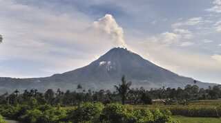 Indonesia's Mount Sinabung erupts, no casualties reported?
