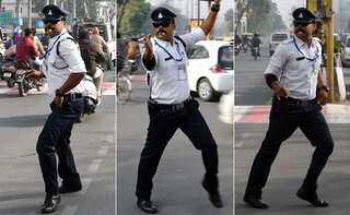 Indore cop does Michael Jackson's moonwalk to regulate traffic