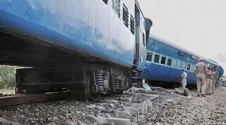 New Delhi railway station: Six coaches of train derail, no casualties