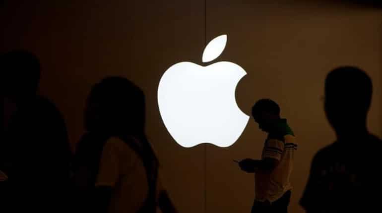 Apple apologises for slowing iPhones, offers discounted batteries