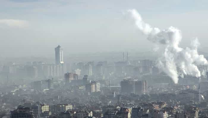 Delhi: Smog eclipses city as pollution remains in 'severe' category for fourth consecutive day