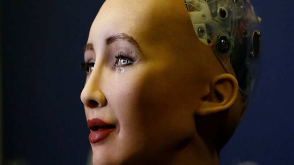 Humanoid 'Sophia' makes India debut in saree, greets audience with 'Namaste'