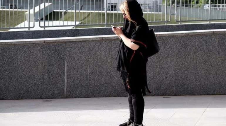 Iran protests: Government temporarily restricts social media on mobiles Iran protests: Government temporarily restricts social media on mobiles