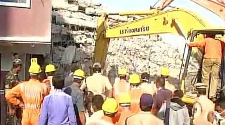 3 dead as crane collapses at construction site in Mumbai