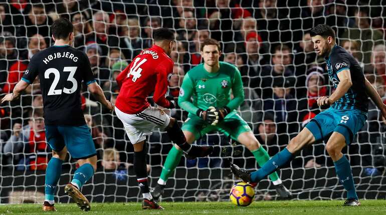 EPL roundup: United lift Mourinho, Liverpool leave it late
