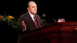 Mormon church president Thomas Monson dies at 90