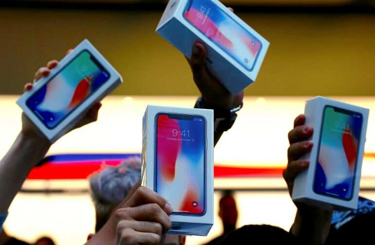 Apple to issue fix for iPhones, Macs at risk from 'Spectre' chip flaw