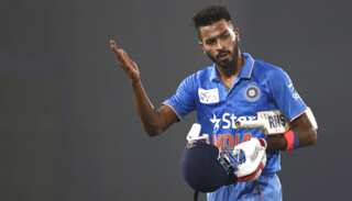 Hardik Pandya misses century after giving wicket at 93, India 200/9 after 70 overs