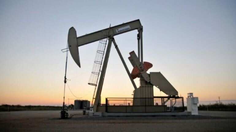 US oil exports fall as India turns to Iran ahead of sanctions