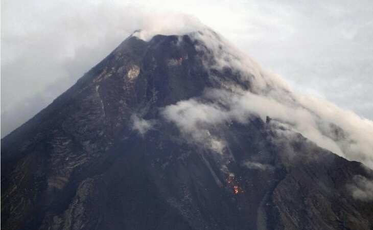 Philippines says hazardous volcano eruption possible 'within weeks or days' Philippines says hazardous volcano eruption possible 'within weeks or days'