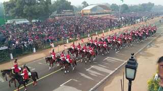 Delhi: Republic Day parade rehearsal gets underway, traffic jams follow