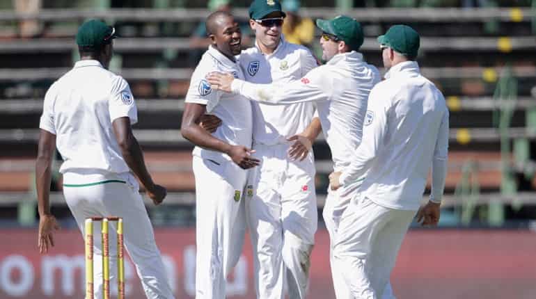 India loses 4 wickets in quick succession, are 164/8 after 70 overs