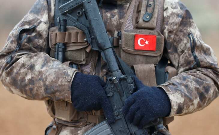 Turkish border town hit by rockets, 13 wounded: Governor