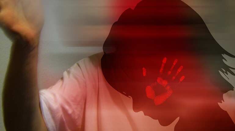 Senior Air India cabin crew allegedly slapped air hostess for serving wrong meal on flight Senior Air India cabin crew allegedly slapped air hostess for serving wrong meal on flight