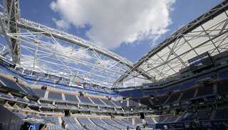 Closed roof for Australian Open final draws criticism