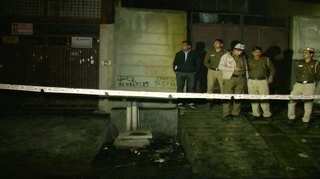 17 dead as fire rips through Delhi factory