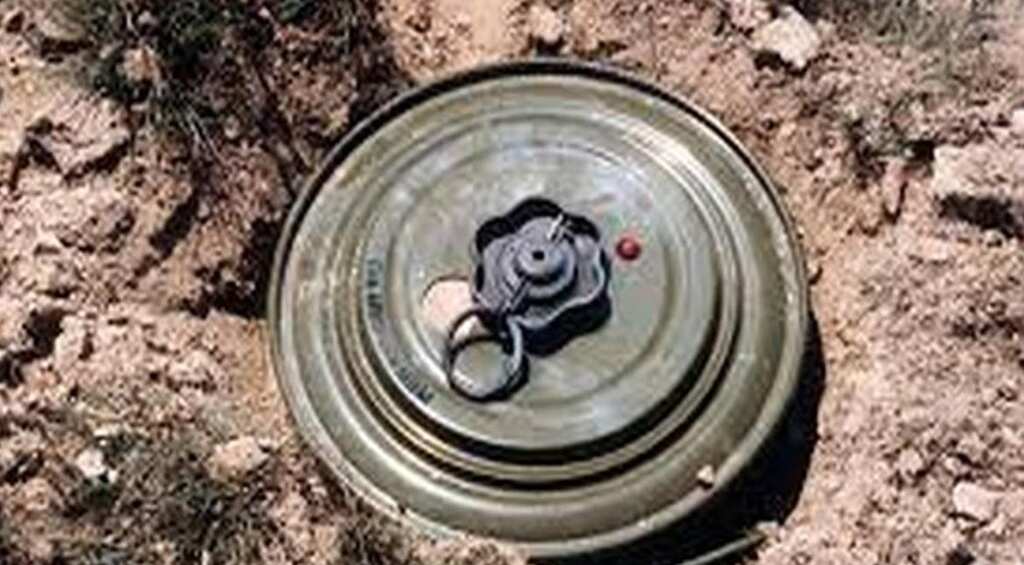 Seven killed as car hits landmine in Pakistan