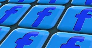 Facebook forecasts rising ad sales despite dip in usage