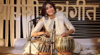 In Photo: Sonam Kapoor turns musician in Akshay Kumar's 'PadMan'