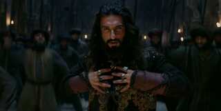 This mashup of Ranveer Singh's Alauddin Khilji dancing to Psy's Gangnam style is just perfect