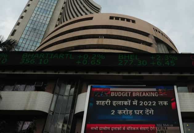 Nine of top-10 cos lose whopping Rs 1.60 lakh cr in m-cap; RIL worst hit Nine of top-10 cos lose whopping Rs 1.60 lakh cr in m-cap; RIL worst hit