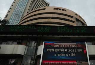 Nine of top-10 cos lose whopping Rs 1.60 lakh cr in m-cap; RIL worst hit