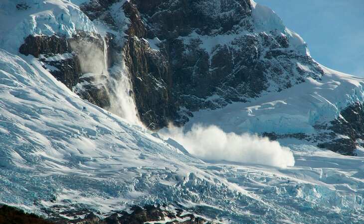 J&K: 3 soldiers killed after avalanche in army post J&K: 3 soldiers killed after avalanche in army post