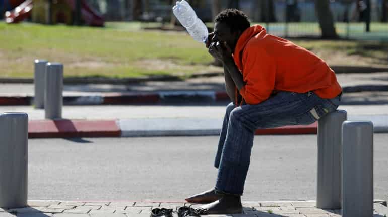 Cash or custody: Israel begins deporting African migrants