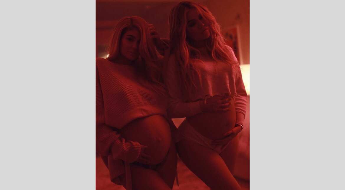 Kylie Jenner, Khloé Kardashian show off baby bumps in rare twinning picture Kylie Jenner, Khloé Kardashian show off baby bumps in rare twinning picture