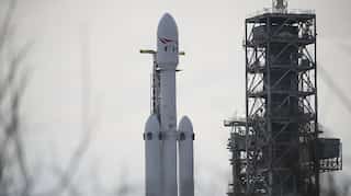 SpaceX poised to launch 'world's most powerful rocket'
