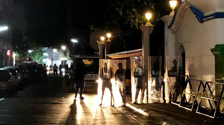 Maldives Supreme Court revokes order to free prisoners Maldives Supreme Court revokes order to free prisoners