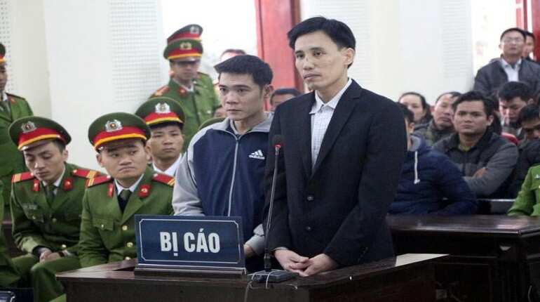 Vietnam jails prominent environmental blogger for 14 years