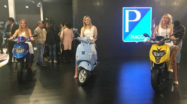 Piaggio launches Aprilia SR125 at Auto Expo Piaggio launches Aprilia SR125 at Auto Expo