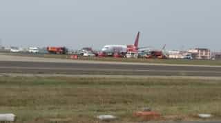 Main Chennai Airport runway closed after SpiceJet plane tyre bursts on take-off