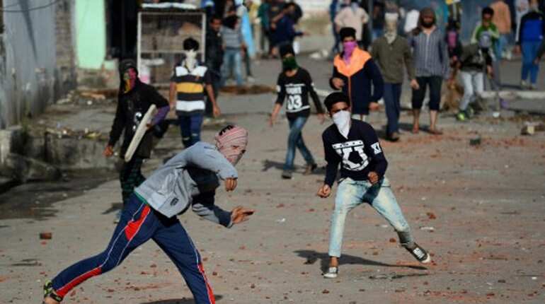 1 civilian dies, 3 soldiers injured in Jammu and Kashmir stone pelting