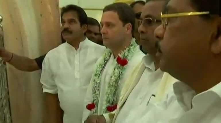 Rahul Gandhi visits dargah ahead of Karnataka polls