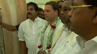 Rahul Gandhi visits dargah ahead of Karnataka polls