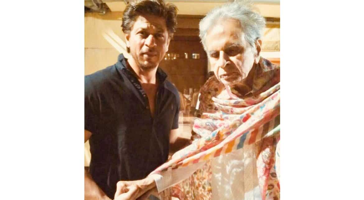 Shah Rukh Khan pays visit to veteran actor Dilip Kumar at his residence Shah Rukh Khan pays visit to veteran actor Dilip Kumar at his residence