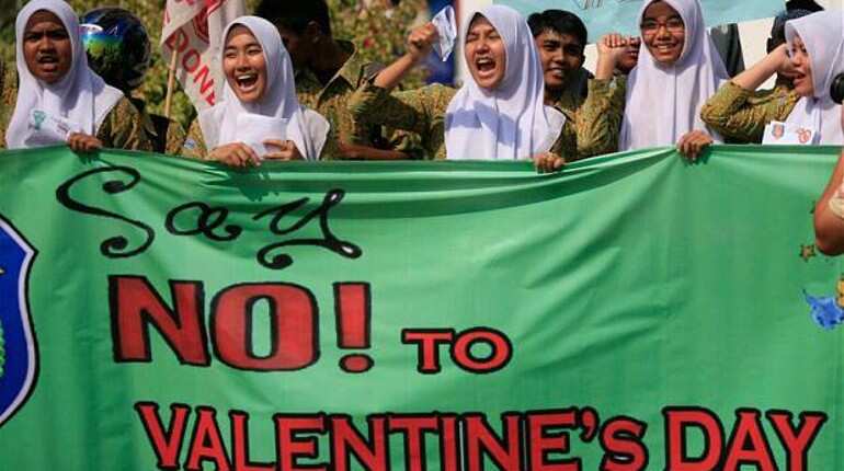Goodbye to romance: Indonesian cities ban Valentine's Day