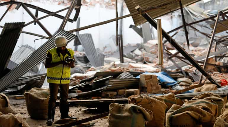 Tea warehouse collapse kills seven in Sri Lanka capital