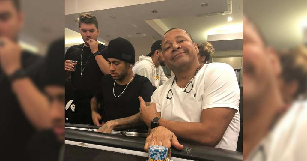 Neymar's father defends son, refers critics as 'vultures'