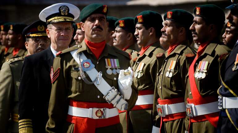 Pakistani army kills senior militant, seven suicide bombers