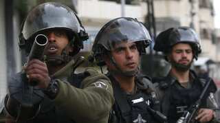 Clashes, 16 dead as thousands of Gazans march near Israel border