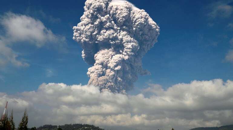 Indonesia's Mount Sinabung spews massive smoke-and-ash column